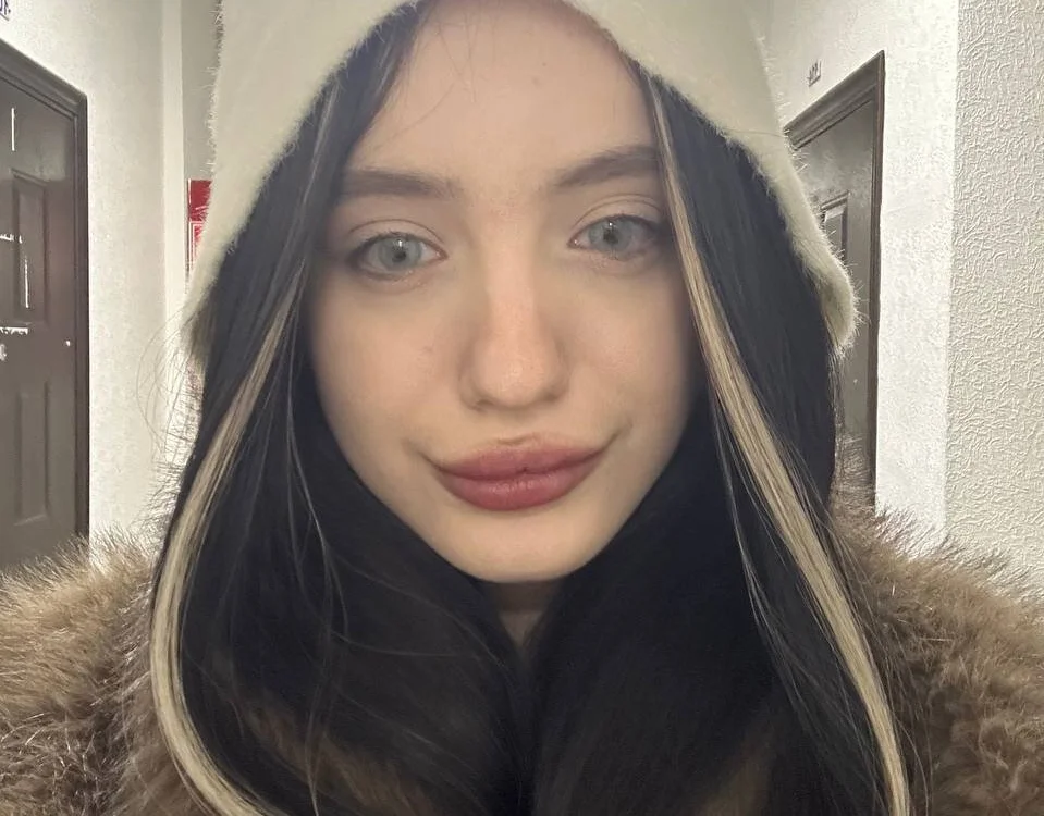 دردشة MiaTee الجنسية دون اتصال