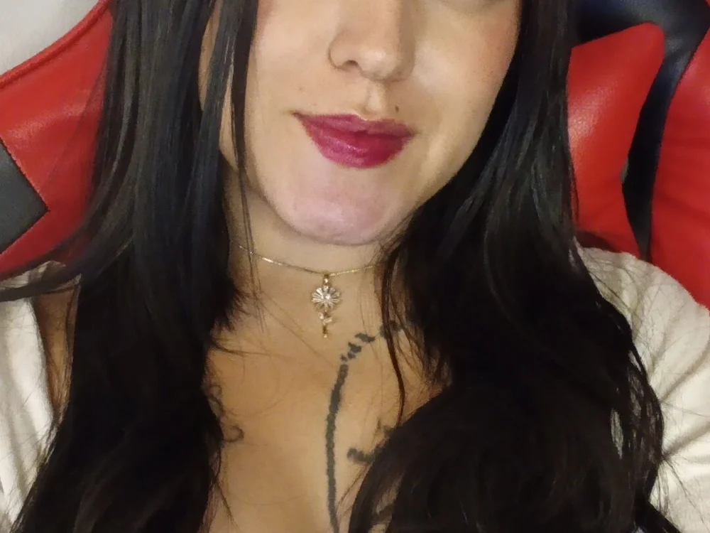 Miaaa_Tz's Offline XXX Chat