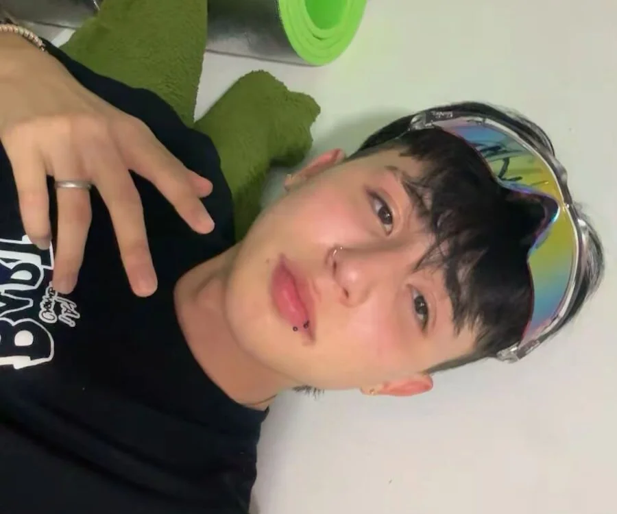 Alexander_and_Xiao Live XXX Chat