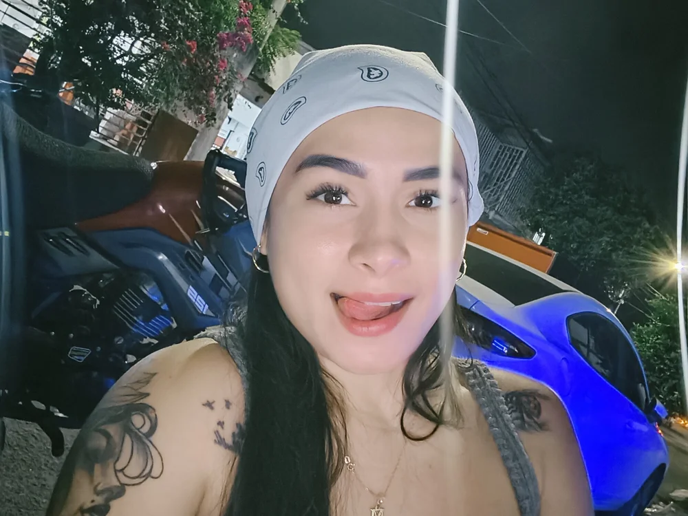 Andry-sensual's Offline Chat Room