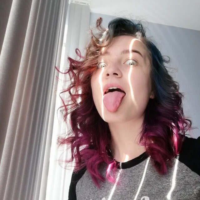 MerciaBonney's Offline Chat Room