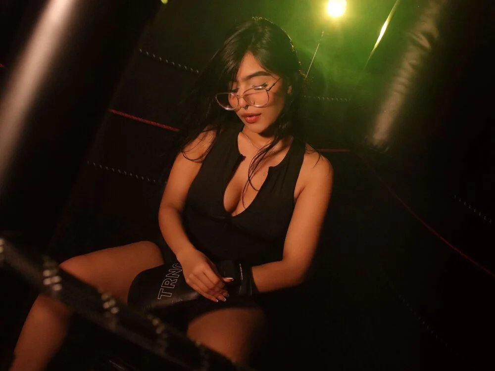 miel_18 Chat XXX in diretta