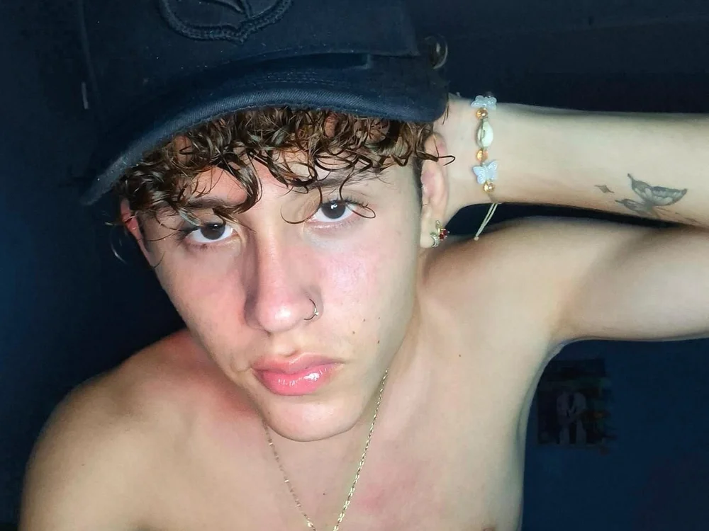 Kenny_Tesier offline chatrum
