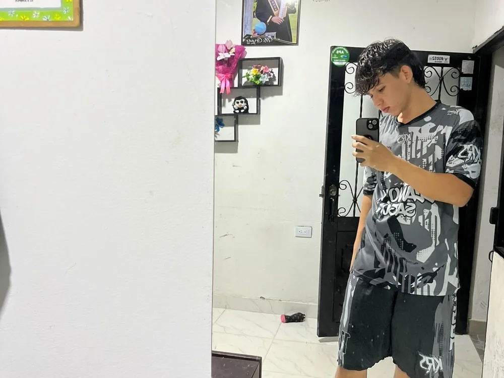 Offline XXX chat modela Samu_bahachira