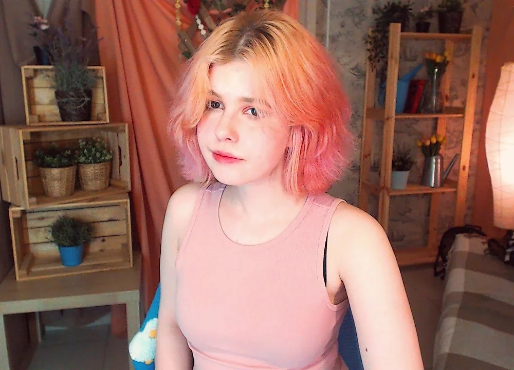 Nicole_Shiny's Offline Chat Room