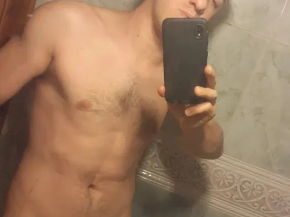 juanchotomax23's Offline XXX Chat