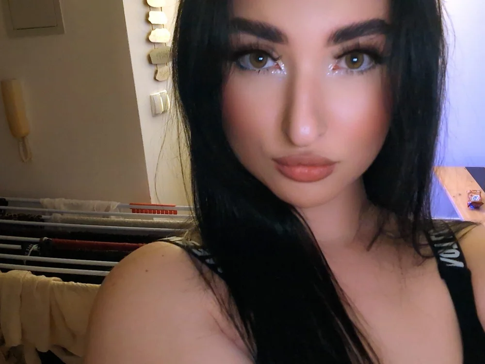 xLaura_Rose's Offline Chat Room