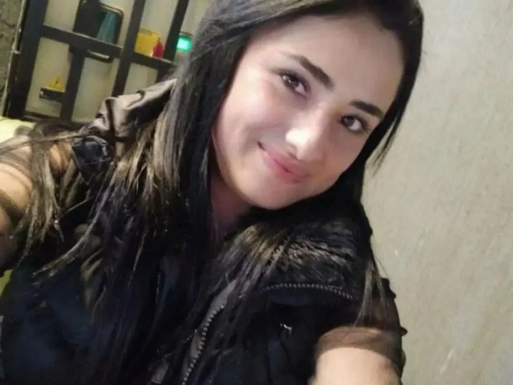 Andreacama's Offline XXX Chat