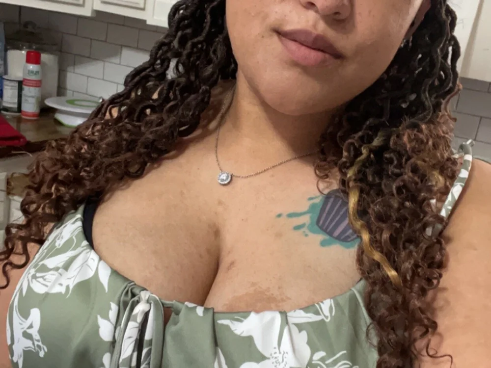 EmmberRose224's Offline Chat Room