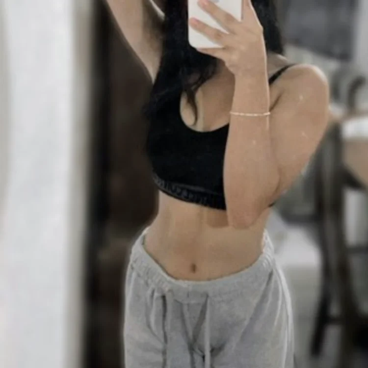 צ'אט XXX לא מקוון של Eliiisa_333
