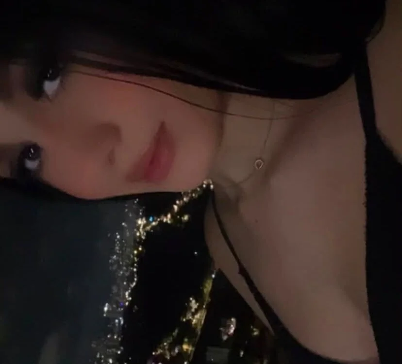 Offline XXX chat MiaDaniella__