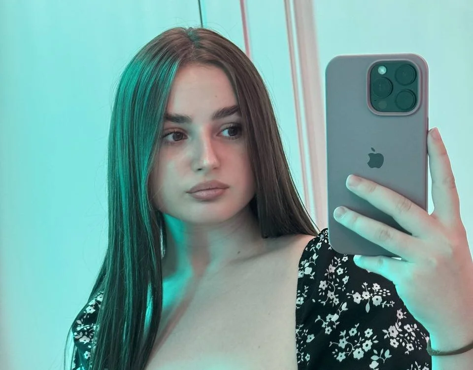 MandyBrysonn Offline XXX chat