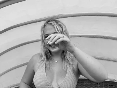 AnnieAscott - Girl 