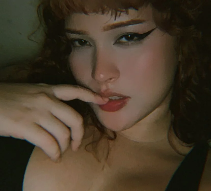 zooee_white's Offline Chat Room