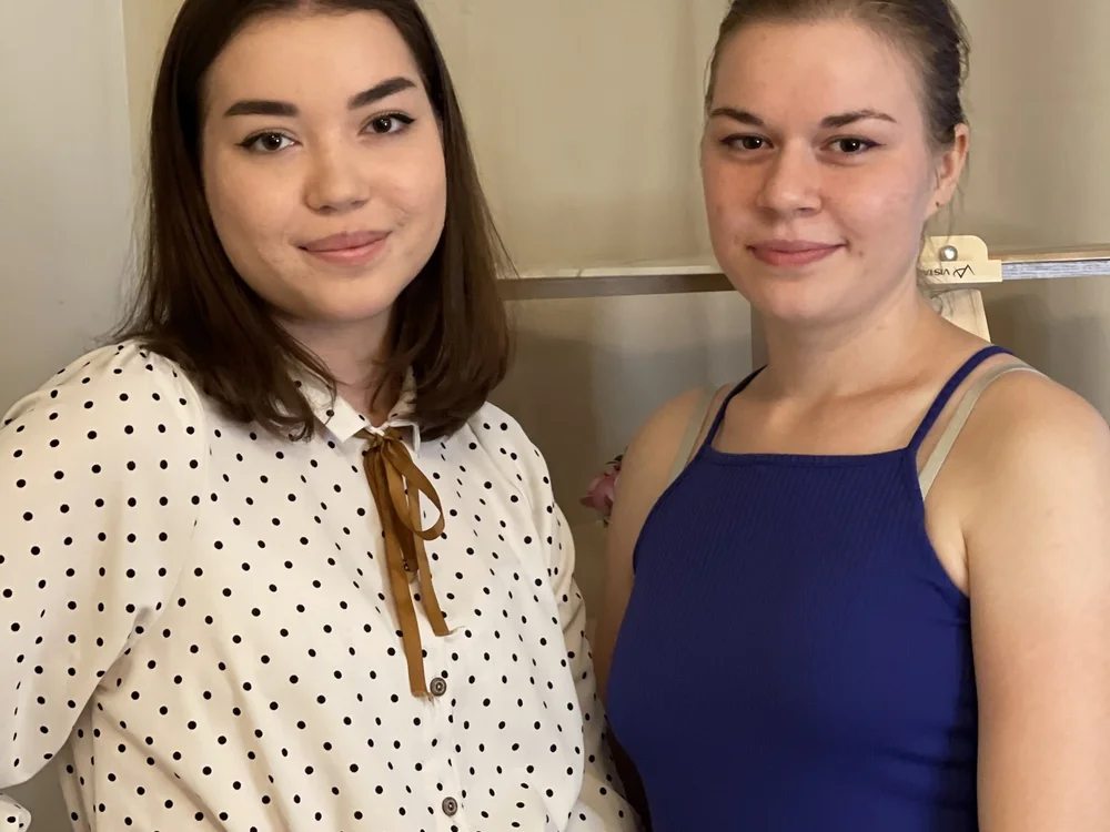 MiamiGirlsss' Offline Chat Room