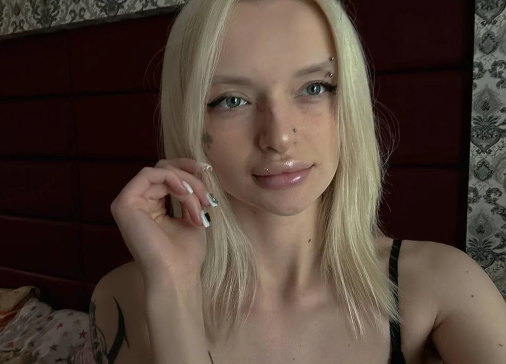 MariPeach1's Offline XXX Chat