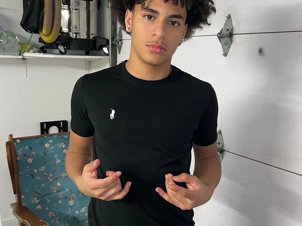 blackavd2's Offline XXX Chat