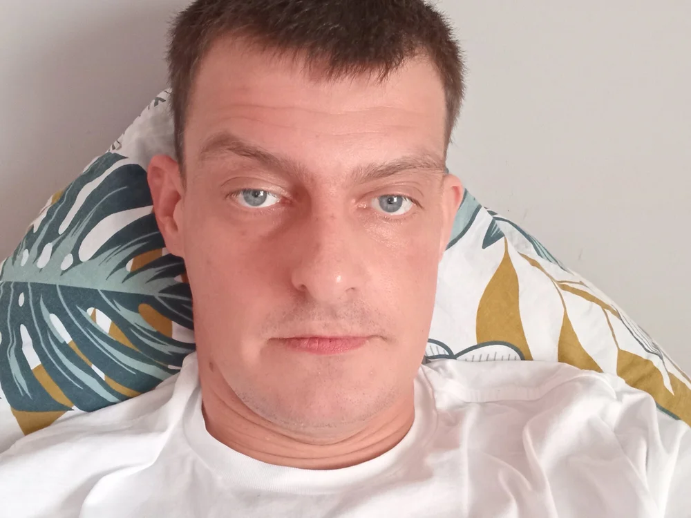 Tbmdu76's Offline Chat Room
