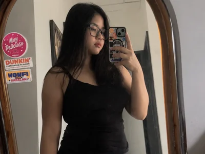 Shaaakkiiirrraaa on StripChat
