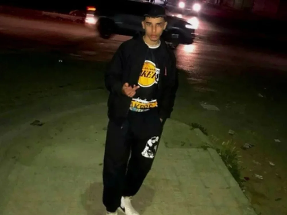 Ahmed_z000's Offline XXX Chat