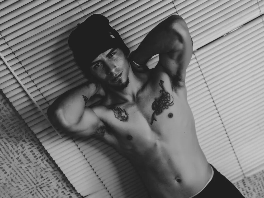 SharonTygaX Offline XXX Chat