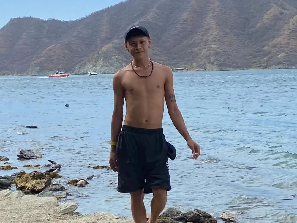 Dante_x06 Offline XXX-chat