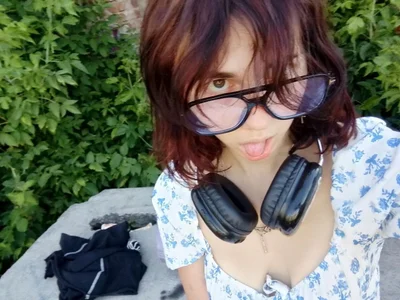 Mialivia - Girl 