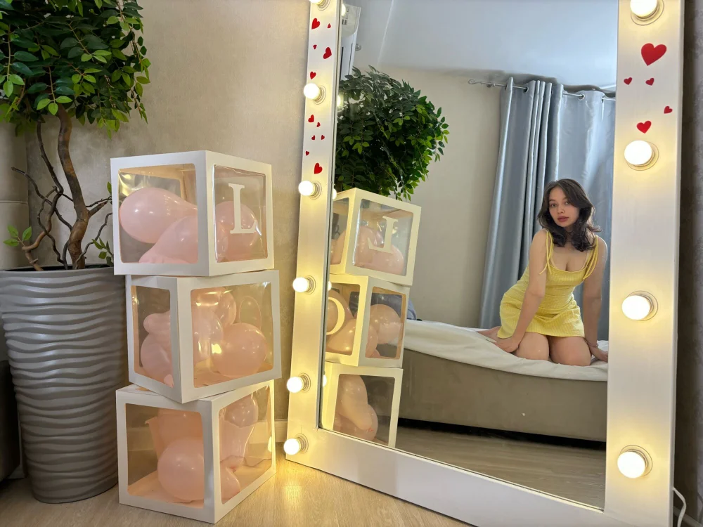 ห้องแชทออฟไลน์ของ Lesly_Flora