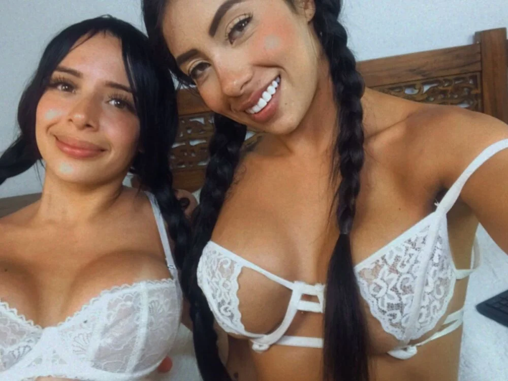 Dolls_Evelyn_Meggan's Offline XXX Chat