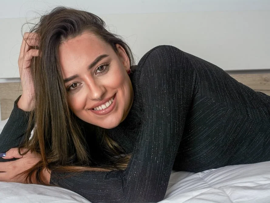 دردشة hornyemma__ الجنسية دون اتصال