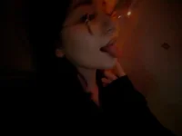 Littlee33's webcam live show
