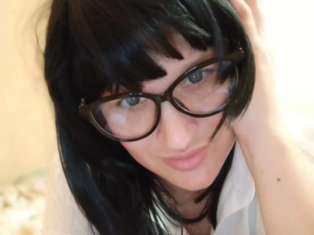 teacherLux's Offline Chat Room