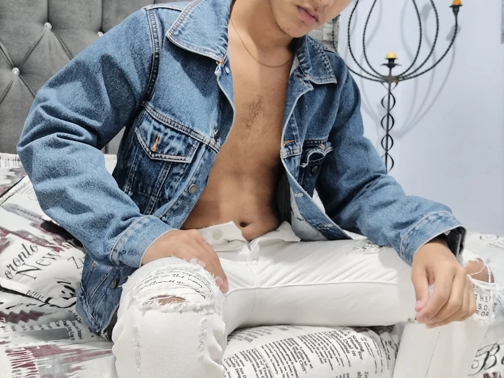 Dominik__hot__'s Offline Chat Room