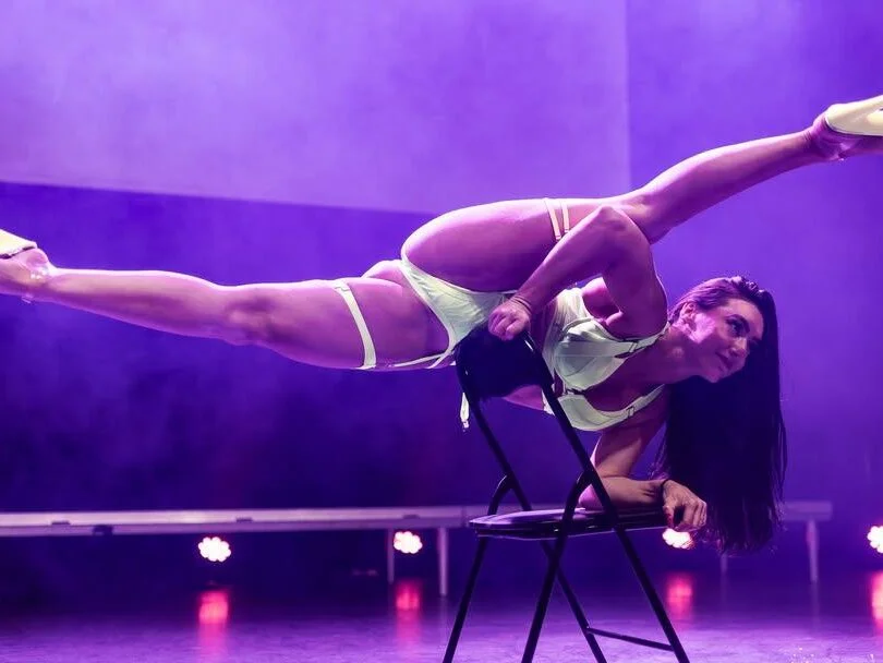 NorwaysElektraNeon's Offline XXX Chat