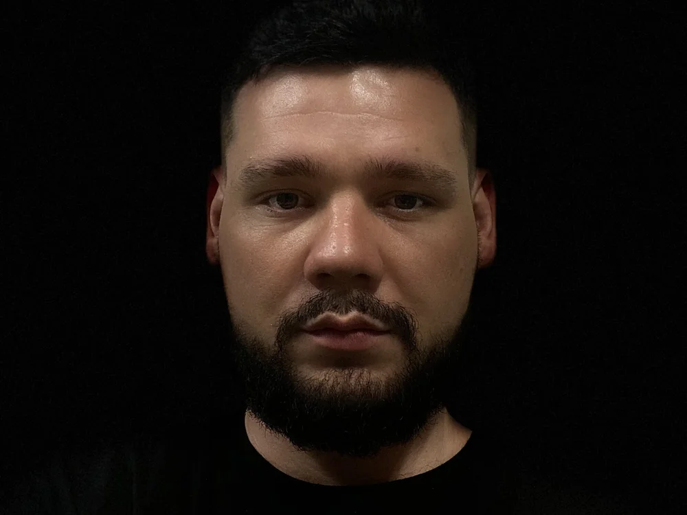 SimonLoverr's Offline Chat Room