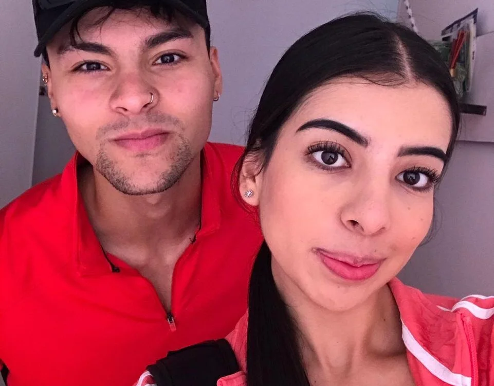 AshleyandTyler 離線 XXX 聊天