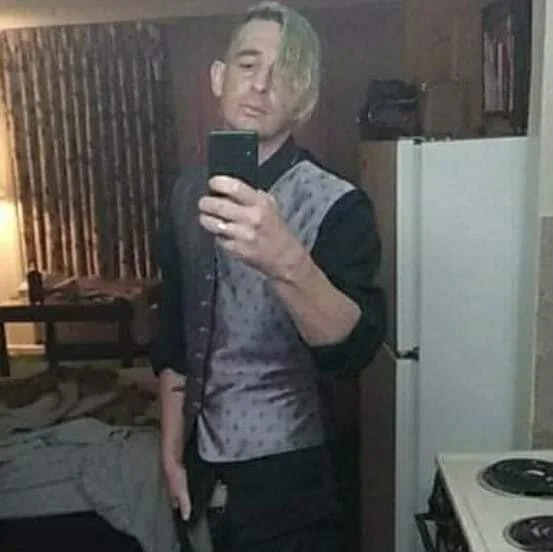 bmb42390's Offline Chat Room