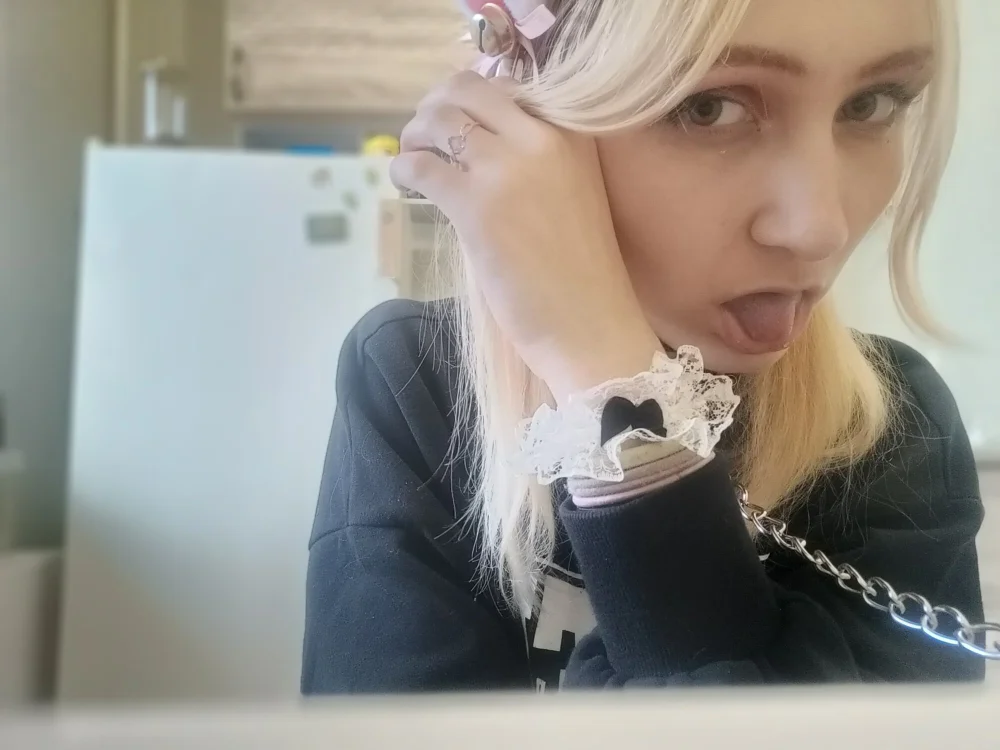 SweetMilkyWay--69's Offline Chat Room