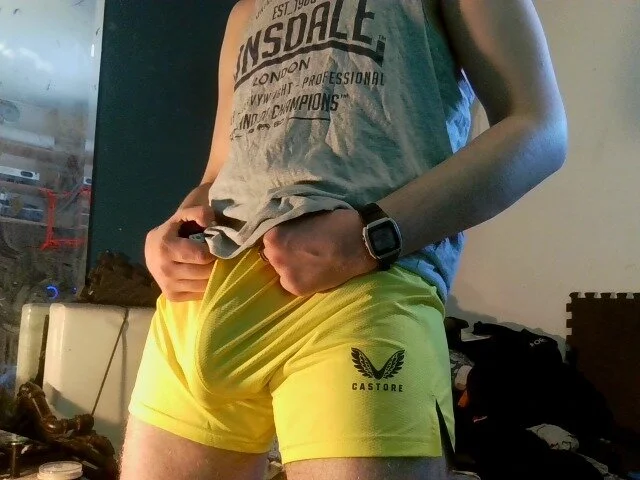 LDNHungShow_ Offline Chatraum