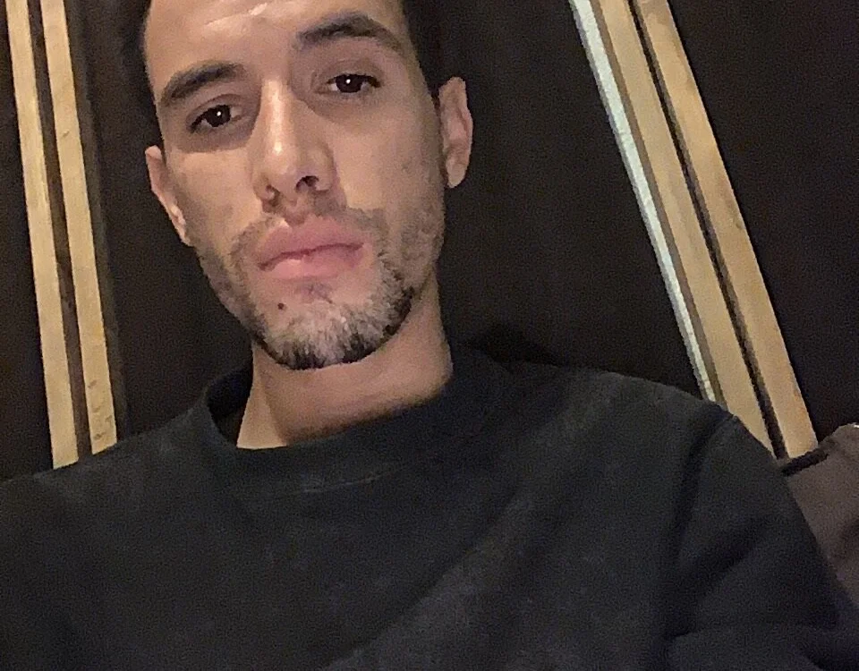 alex_2468_ Adlı Modelin Çevrimdışı XXX Sohbeti