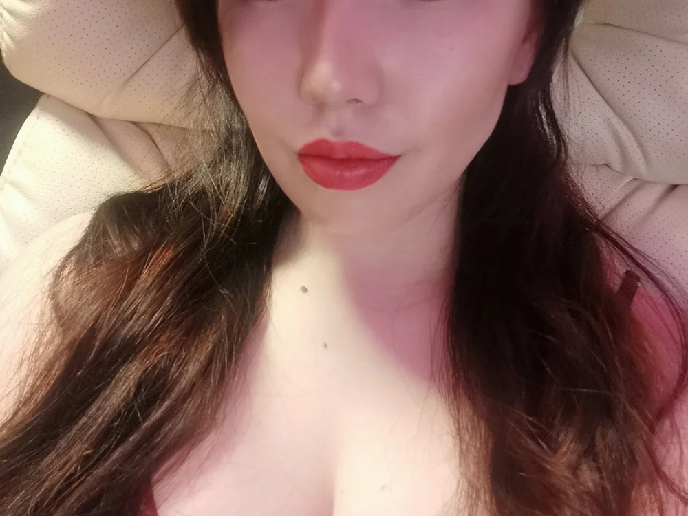TaisiaToy's Offline Chat Room