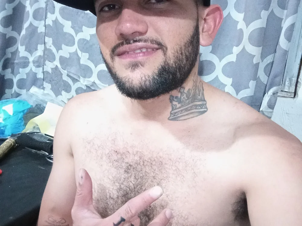 onlystri's Offline Chat Room