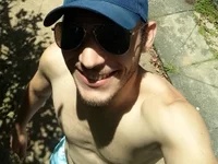 Azo3zgju's webcam live show