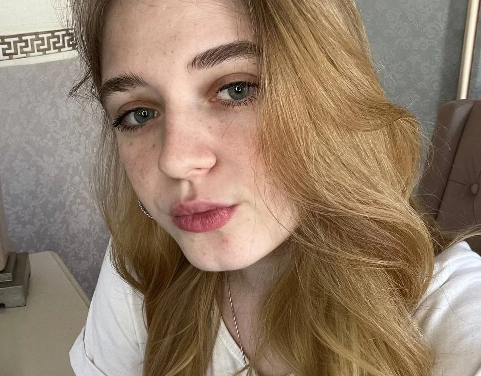 QueenieEveringham offline chatrum