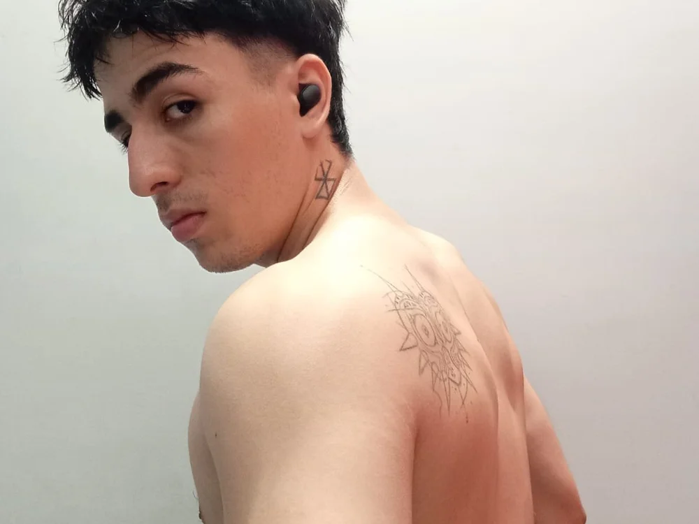 Antonio_falcon's Offline XXX Chat