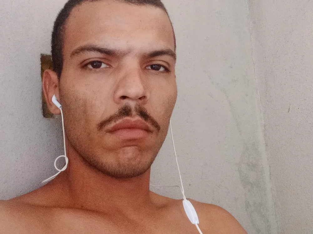 lucas034578's Offline XXX Chat