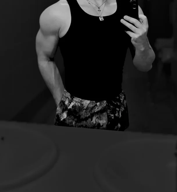 Offline XXX chat modela SimoCorleone