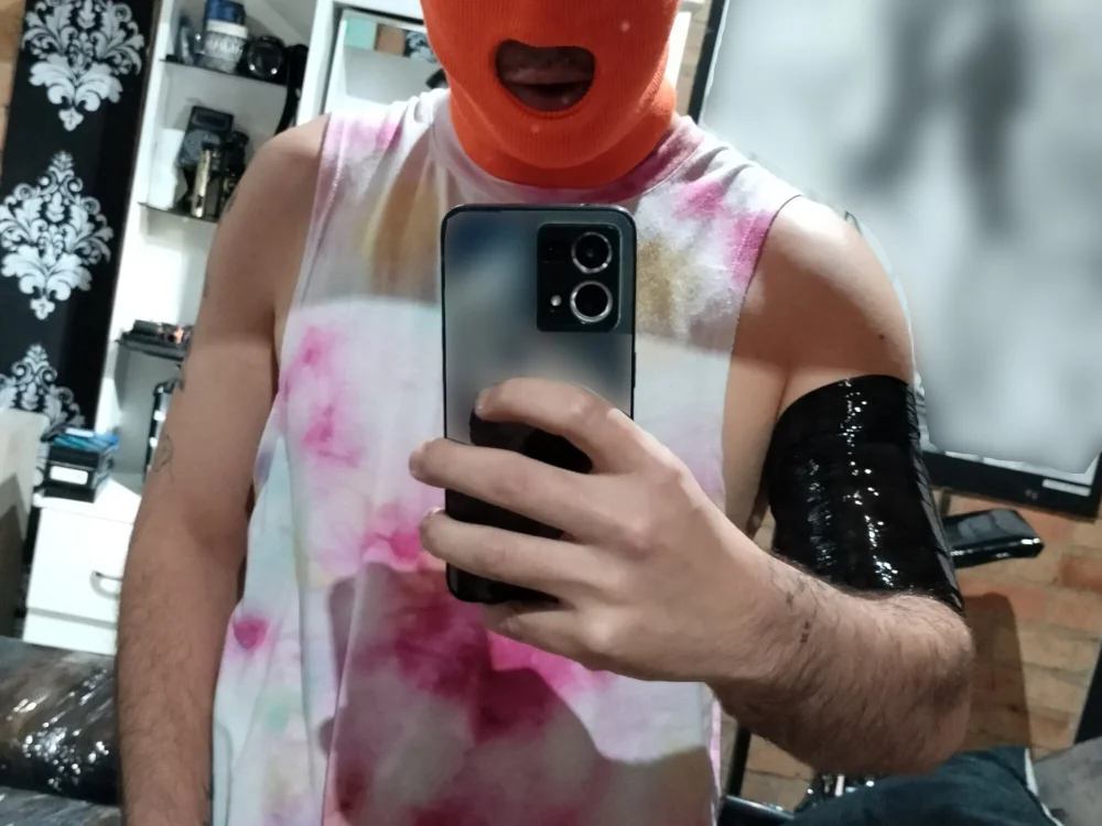 Masked_GuyCol's Offline Chat Room
