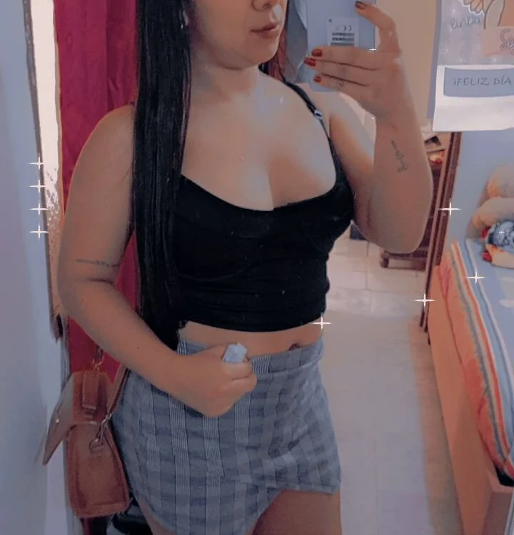 Estreya23's Offline XXX Chat