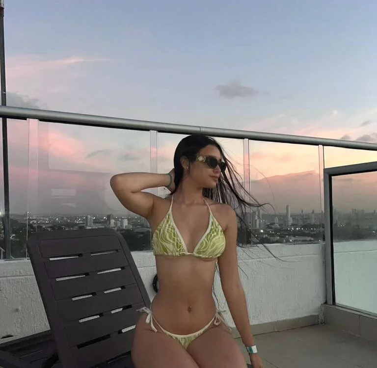 Golden_girlss' Offline XXX Chat